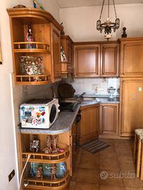 Cucina angolare in legno massello