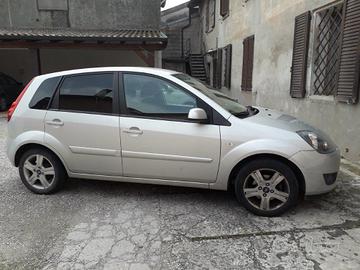 Ford Fiesta 1.2 benzina 5 porte