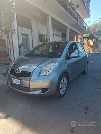 Toyota yaris 1.0 benzina nuovissima