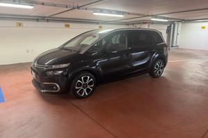 Auto familiare  7 posti con accessori