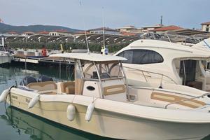 Imbarcazione Ranieri 32