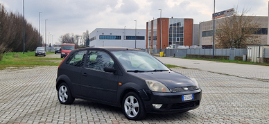 Fiesta 1.2 benzina con174.000 km perfetta di tutto