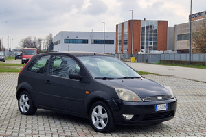 Fiesta 1.2 benzina con174.000 km perfetta di tutto