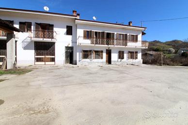 CASA SEMINDIPENDENTE A MONTICELLO D'ALBA