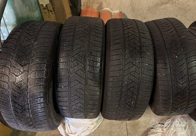 4 Gomme invernali per SUV 255 55 19 111V M+S
