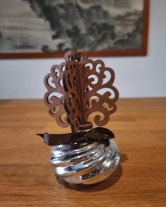 Diffusore Elegante: Base Argentata e Albero Legno