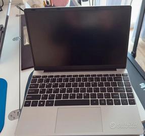 Notebook 14 pollici nuovo con scatola