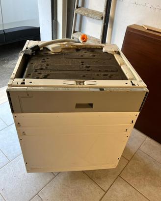 lavastoviglie ( usata ) e forno ( usato )!
