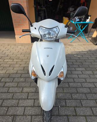 Scooter Honda Lead