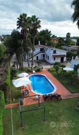 Residenza di Prestigio con Piscina e Dependance Pr