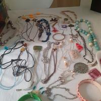 Lotto bigiotteria vintage e moderna varia