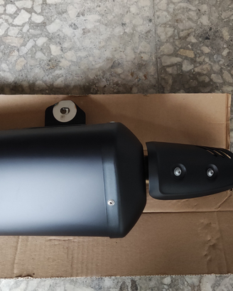 Scarico originale Yamaha Fz8