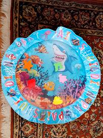 gioco bimbi a forma di piscina con acqua interna