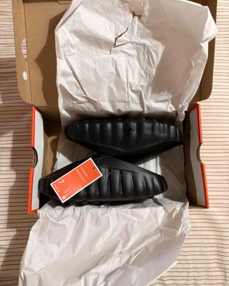 Nike mind 001 total black