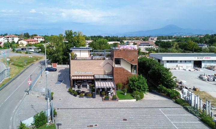 NEGOZIO A PESCHIERA DEL GARDA