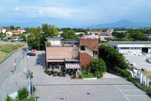 NEGOZIO A PESCHIERA DEL GARDA