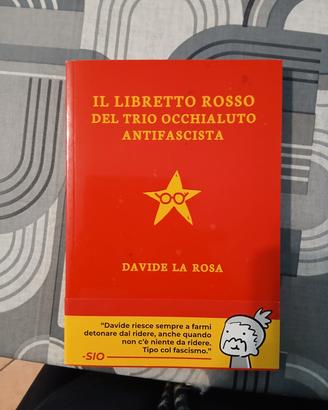 Il libro rosso del trio occhialuto Antifascista 