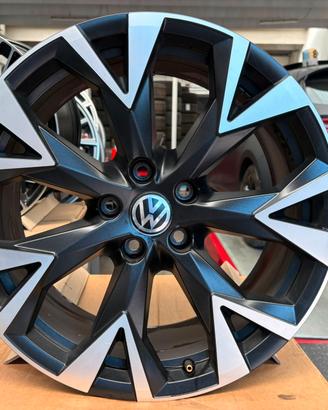 KIT CERCHI E GOMME VOLKSWAGEN GOLF RAGGIO 18