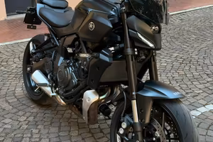 Yamaha MT07  - 3 anni tagliandi + 7 anni garanzia