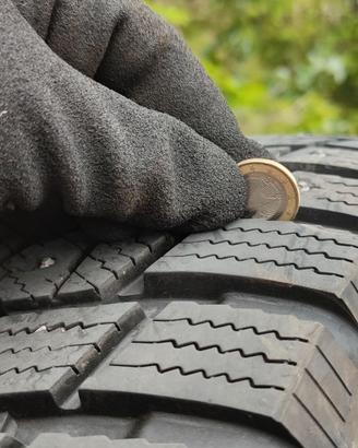 Gomme CHIODATE Hankook Winter i Pike 215/70 R15C