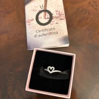 Pandora anello a cuore