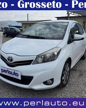 TOYOTA Yaris 1.4 D-4D 5p Active CAMBIO AUTOMATI