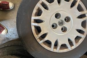 Pneumatici con cerchi in ferro 185/65 r14