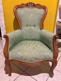 Poltrona vintage in legno - rivestimento damascato
