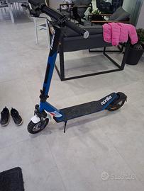 monopattino elettrico aprilia tuareg 