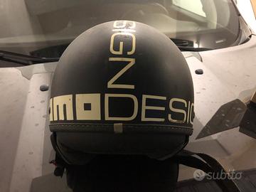 Casco Momo usato