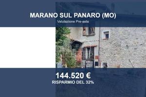 Immobile in asta di 163 m² con più di 5 locali a M