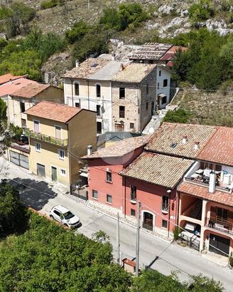 3 LOCALI A L'AQUILA