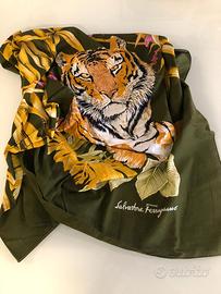 Salvatore Ferragamo foulard vintage