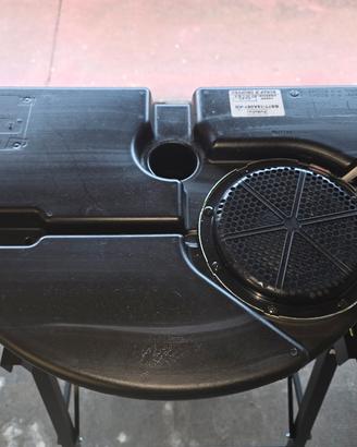 Subwoofer Sony per ruota di scorta