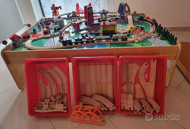 Tavolo da gioco legno Kidkraft con +100 pezzi