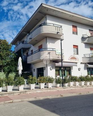 4 LOCALI A CASTELLALTO