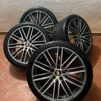 Cerchi originali Porsche 21” gommati