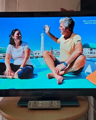 Televisore PANASONIC 37" Pollici, con Telecomando 