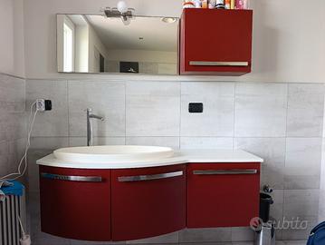 mobile bagno rosso