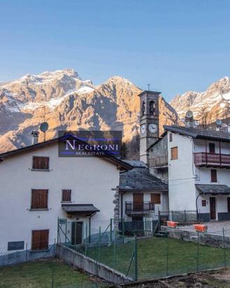 Casa indipendente di 244 m² con più di 5 locali e 