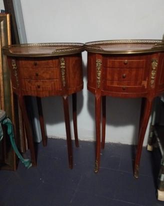Comodini Antichi in legno coppia.