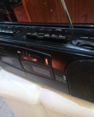 radio mangiacassette stereo Ben tenuto. lotto 271 