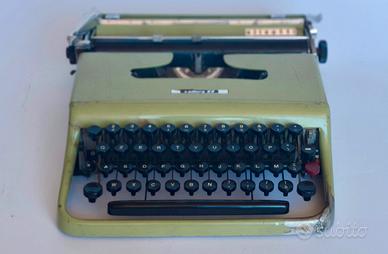 Macchina da scrivere OLIVETTI LETTERA 23