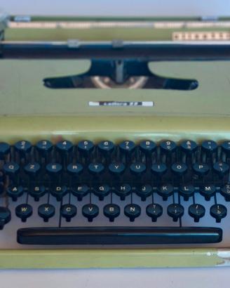 Macchina da scrivere OLIVETTI LETTERA 23