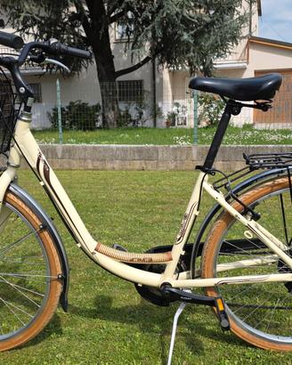 Bicicletta da donna in Alluminio tipo Olandese 