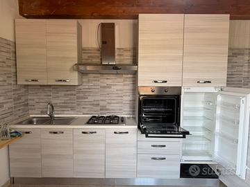 cucina e tavolo