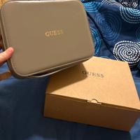 beauty case GUESS