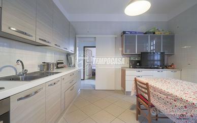 RIF. R181 - BIFAMILIARE INDIPENDENTE A POCHI PASSI