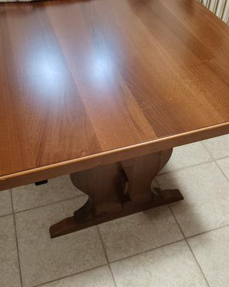 Tavolo in legno 