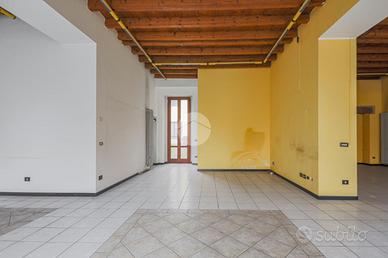 MULTILOCALE A SEREGNO